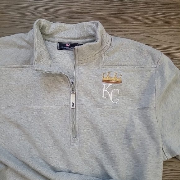 Vineyard Vines Martha's Vineyard Embroidered KC Royals👑 Logo Pullover 1/4Zip-Up - Picture 2 of 16